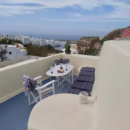 Willa Nykteri By A Terre Cave