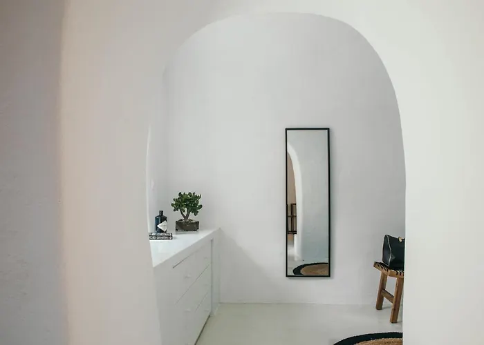 Nykteri By A Terre Cave *