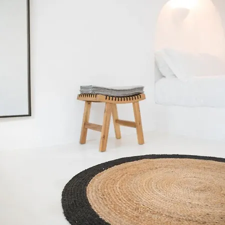 Nykteri By A Terre Cave 伊亚