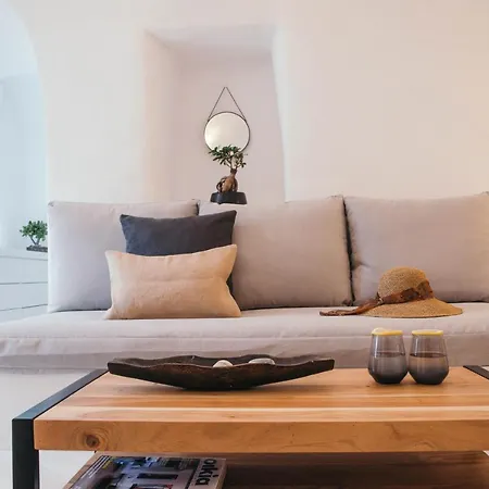 Nykteri By A Terre Cave *