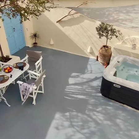 Nykteri By A Terre Cave