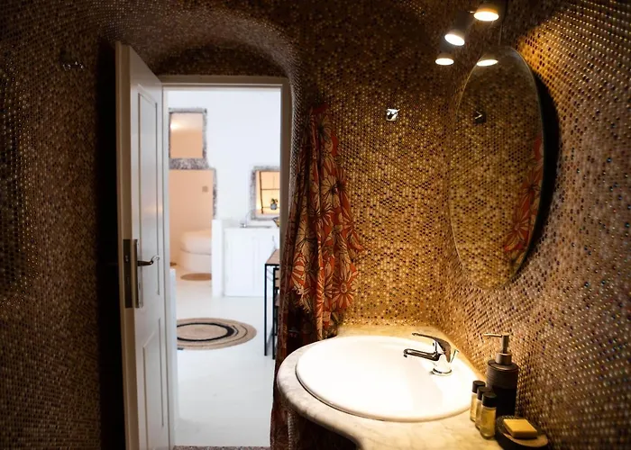 Nykteri By A Terre Cave *