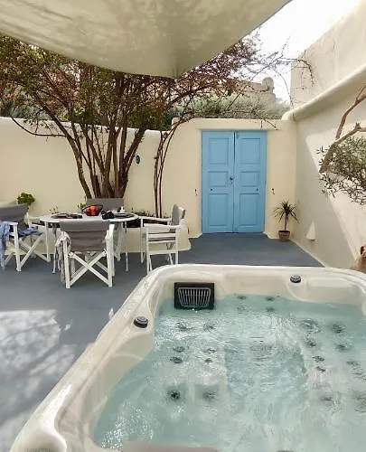 Nykteri By A Terre Cave *